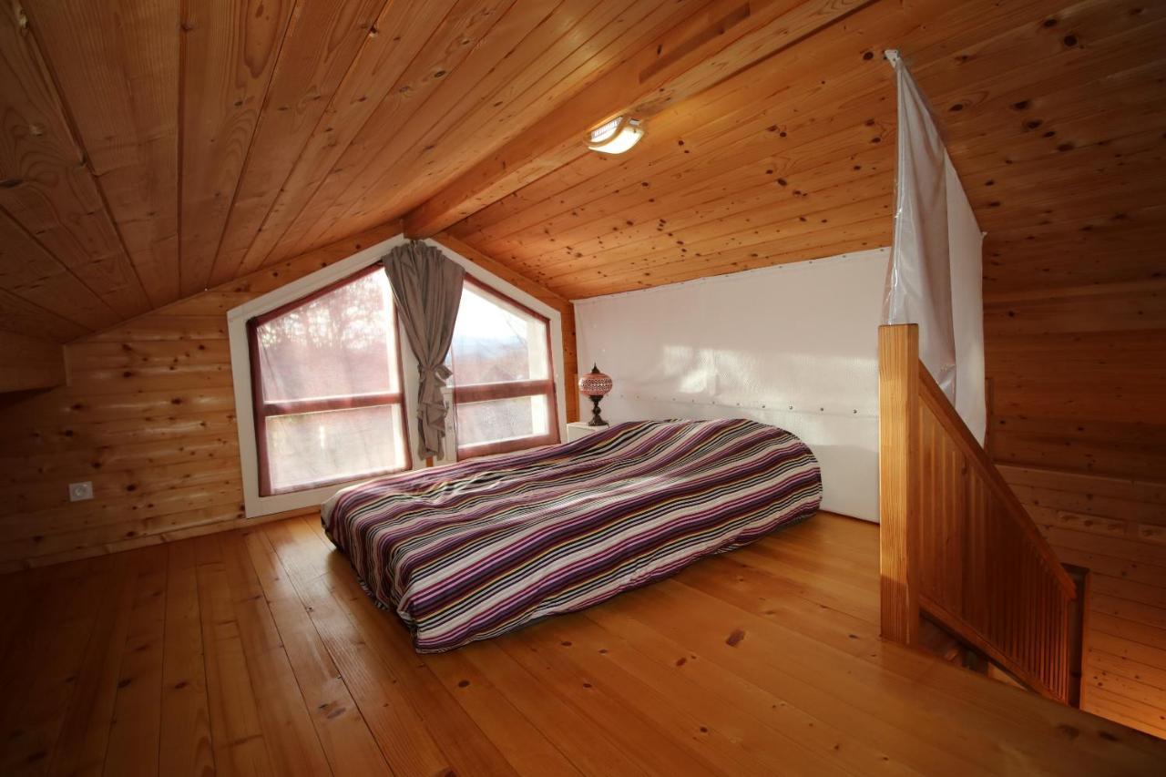 Les Epiceas Apartment Chorges Bagian luar foto